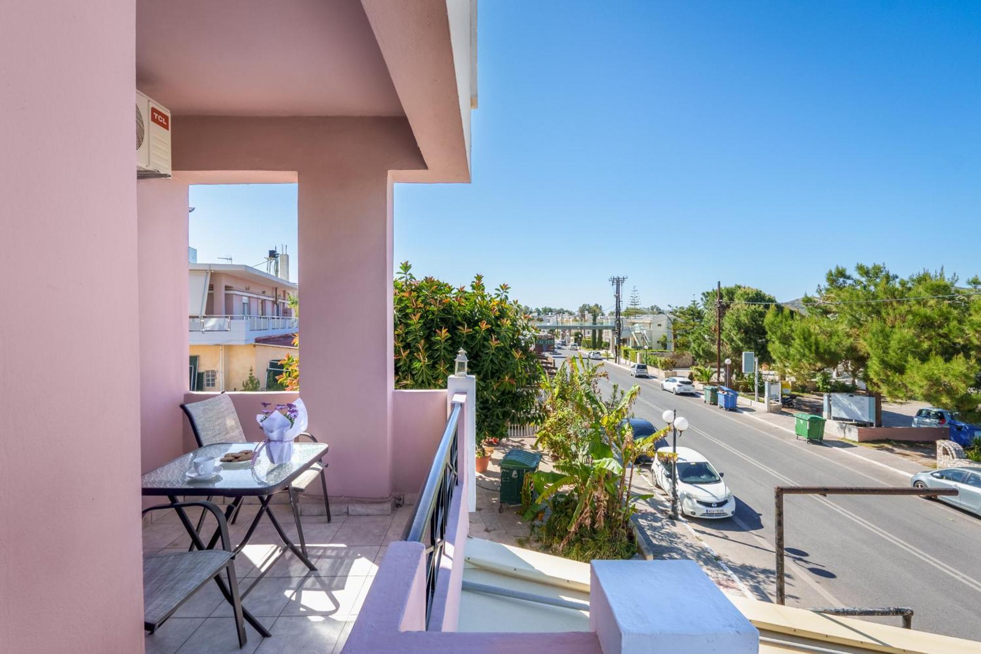 Nikos Apartments Agia Marina 外观 照片