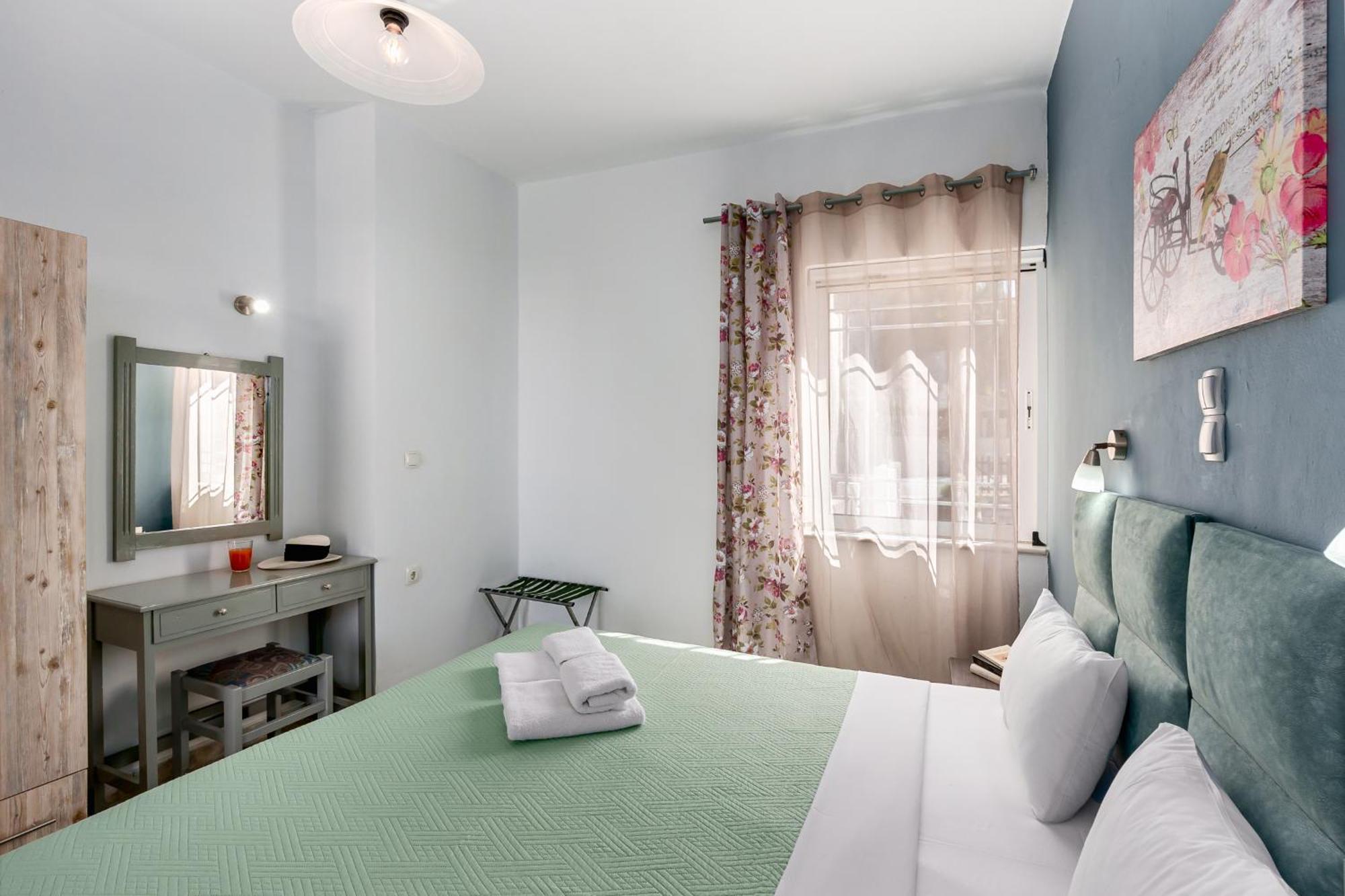 Nikos Apartments Agia Marina 外观 照片