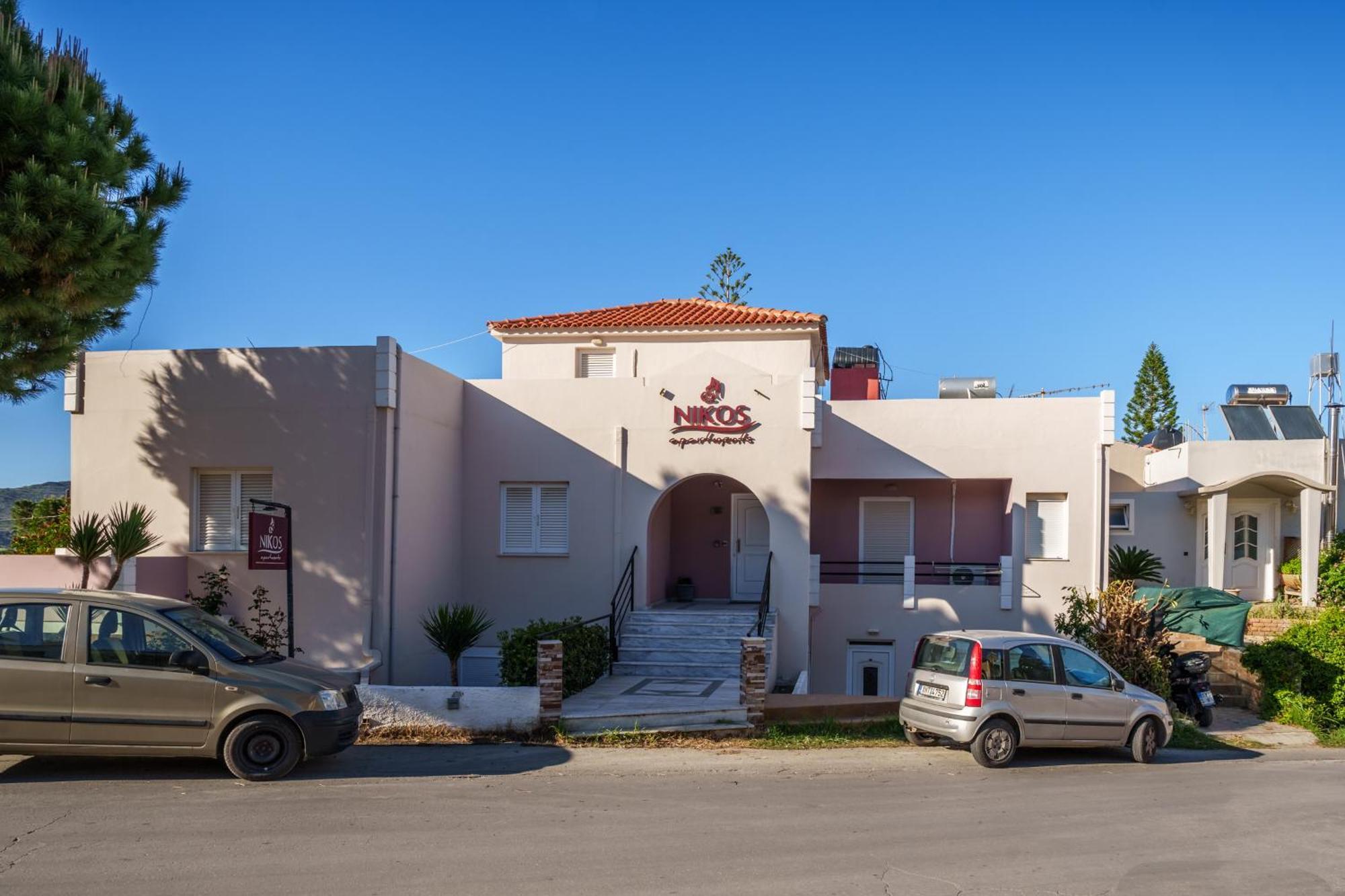 Nikos Apartments Agia Marina 外观 照片