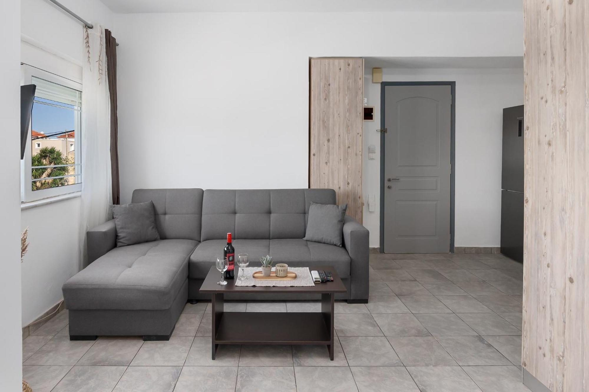 Nikos Apartments Agia Marina 外观 照片