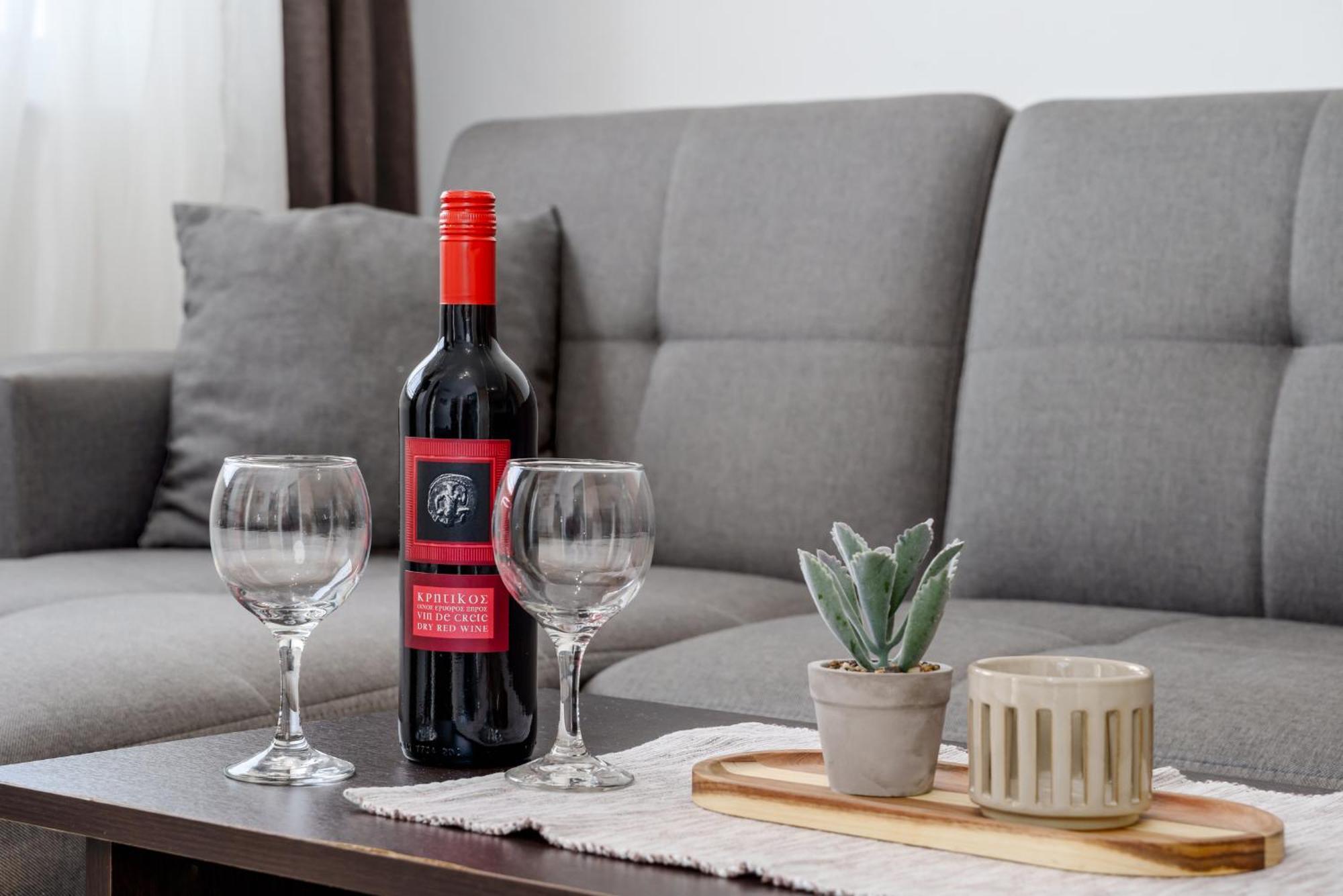 Nikos Apartments Agia Marina 外观 照片